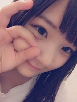 ほっぺたふにふになロリ顔アイドル稲場愛香ちゃんのオフショ自撮り画像！