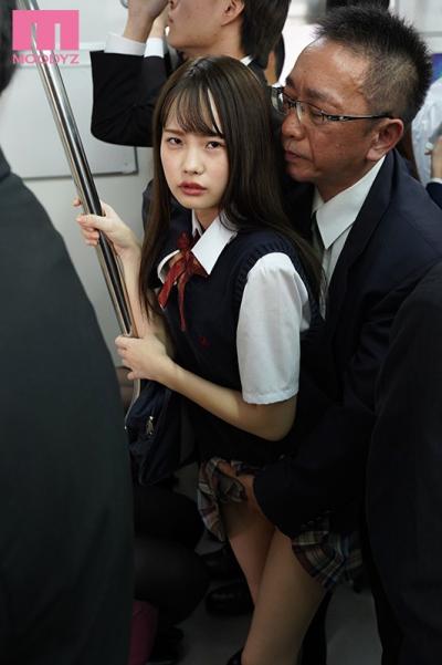 【画像+動画】 満員電車で触られているのに何も言えない陰キャ女子がいたので翌日から僕が奪って追撃痴●した。 松本いちか