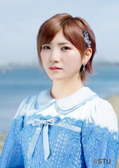  【悲報】岡田奈々さん必死のおっぱい偽装