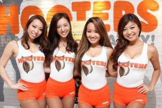 【HOOTERS】国産フーターズガールもとってもかわいくてエロかったwwwww