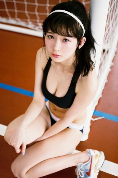 【推定Bカップ】グラビアアイドル・金子理江(20)の水着画像まとめ