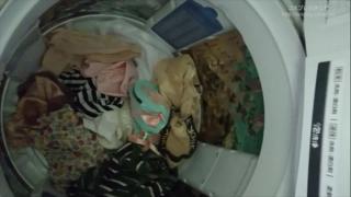 洗濯機の中でオリモノが熟成されてそうな未洗濯下着画像 20枚