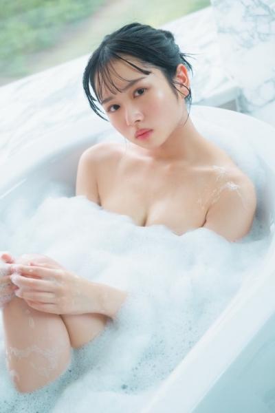 日向坂46センター上村ひなの（19）、美乳あらわな入浴中ショット公開！