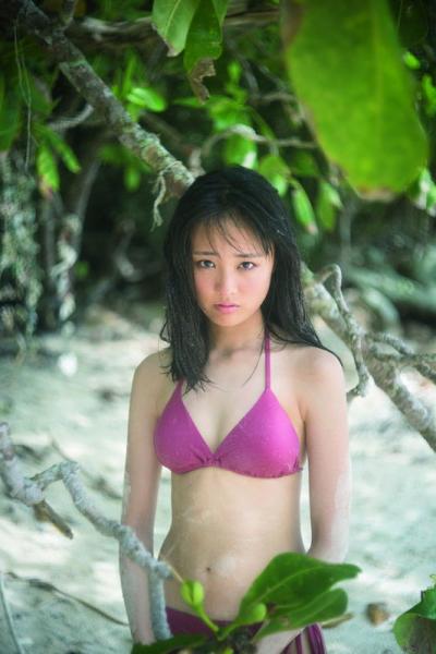 セブンティーン専属モデル大友花恋(19)、20歳を意識した大人モード全開の貴重なビキニ姿公開ｗｗ