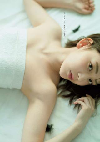 【画像】あれ、顔変わった!?HKT48宮脇咲良ちゃんの最新グラビアをご覧下さい…