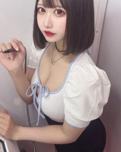 歌舞伎町で最強の顔ランを誇る巨乳コンカフェ嬢がツイッターでおっぱい見せててエロすぎる！