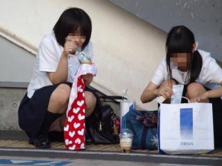 【JKパンチラ盗撮】日本の誇るべき芸術品女子校生の日常的生態を捉えたエロ画像ｗｗｗ