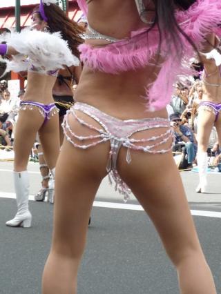 【見せ尻カーニバルのサンバ】女性のプリ尻ハミ乳満開(´∀｀)踊りまくりは性欲発散！