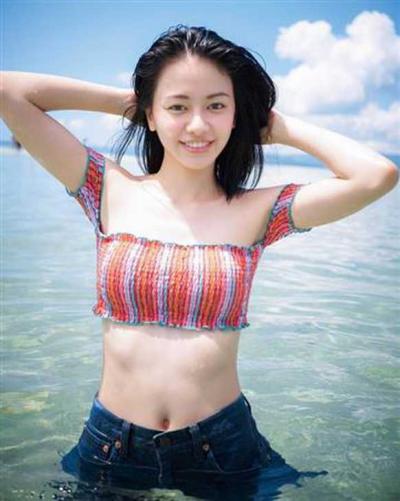 山本舞香　最新グラビア含む水着画像　47枚②