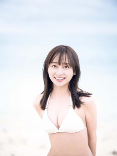 影山優佳　最新グラビア水着画像　43枚③