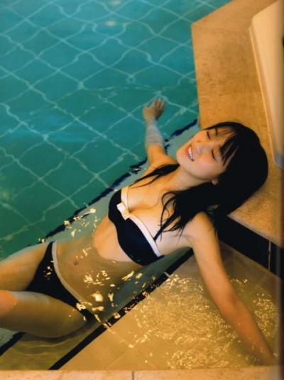 菅井友香 櫻坂46（さくら坂）のリーダー水着！お嬢様のヌードが見たい！