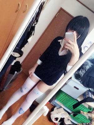 【清楚系】大人しそうな黒髪女子のちょいエロ自撮りが初々しくていい！