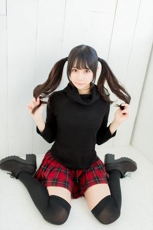 ニーハイが似合う美脚１９歳！身長１７０の美少女・真島なおみちゃん画像！