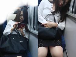 関西の阪和線電車内で巨乳眼鏡透けスカートのエロいOLが盗撮される