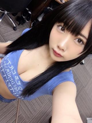 【巨乳】グラビアアイドル・水沢柚乃(19)の自撮り&オフショット水着画像 Part１１