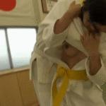 【画】柔道女子さん、試合中に乳首が剥き出しになってしまう