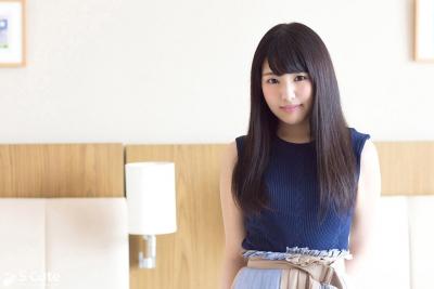 Shiori　優しげな眼差しと控えめな笑顔の彼女の性感帯は首と背中とこれまた控え目