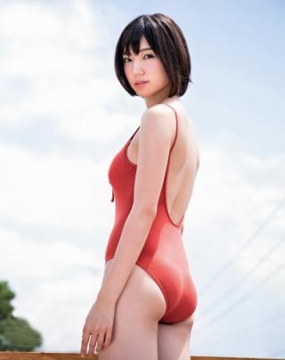 NMB48太田夢莉が水着姿でかわいいプリ尻を披露