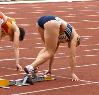 女子陸上選手 エロ画像30枚！スタート地点でプリっと突き上げるアスリートのケツがすっげぇエロいｗｗｗｗ