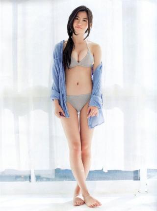 【画像】卒業発表したNMB48上西恵の水着グラビアで披露された巨乳おっぱいがめちゃシコｗｗｗｗ【20枚】