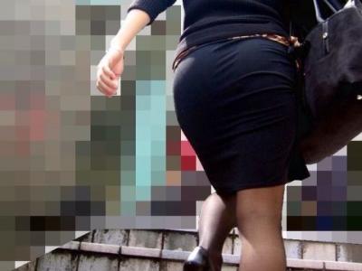 【OLエロ画像】ちょーセクシーなお尻！OLさんの大きなお尻がタイトスカートでパツンパツン…街撮りされた着衣尻画像