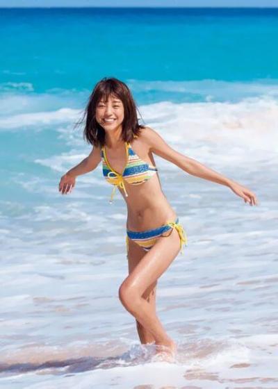 岡副麻希 水着グラビア画像！ビキニがセクシーすぎ！