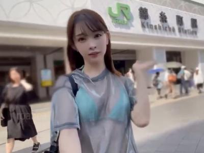 【動画】日本人女さん、とんでもない格好で外を出歩いてしまう...