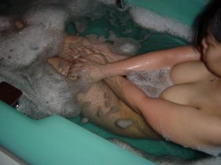 【素人お風呂画像】女友達がお風呂に入浴中にエロい画像撮影したった…！！ｗｗｗカメラの前で全裸を晒す素人ｔまとめｗｗｗ