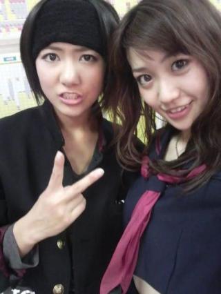AKB48の大島優子がセクシーボディを見せつけてるエロ画像