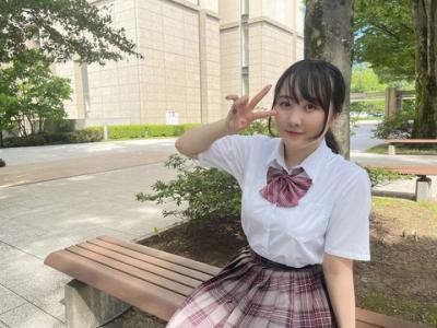 本田望結のキュートな「ＪＫ」ピースショットにファン悶える「レベチやろ」「直視できない」