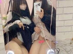 女コスプレイヤーがノーパンのまま女2人組でご飯食べにいく