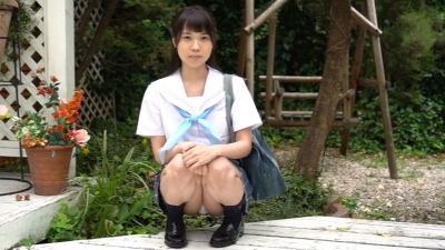 発育中の笑顔が可愛い新人アイドル和田真紀、初撮影なのに脱ぎっぷり良すぎて剛毛の陰毛晒してしまうｗｗ