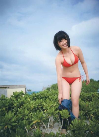 朝長美桜 写真集「日向」のムニかわムッチリ水着エロ画像104枚！