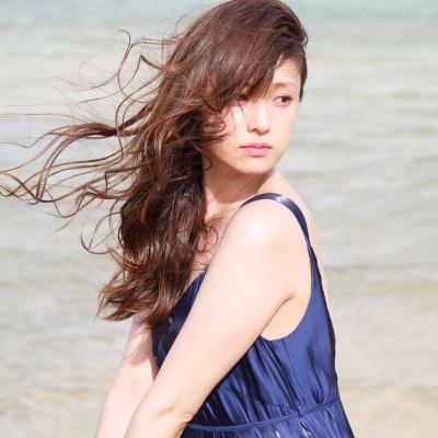 【女優】深田恭子、「２０冊目写真集」ハワイで撮影「潮風」や日差し」を感じてほしい