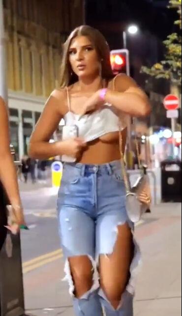 【動画】ロンドンの街を歩く女性の服装がスケベ過ぎると話題に