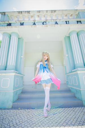 【ニーソLOVE】白ニーソで美脚なラブライブコスプレイヤー画像w