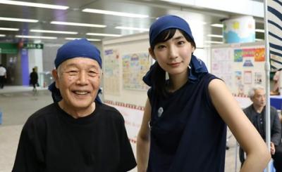 【画像】 日本に3人しか居ない銭湯のペンキ絵師界に超絶美人が参入し話題騒然