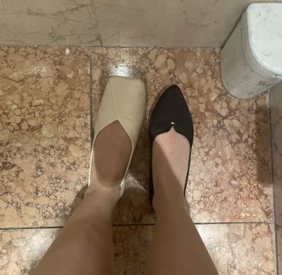 【画像あり】テレ東の女子アナ、左右違う靴を履いたまま1時間も電車に乗っておしゃれなフレンチレストランに来てしまう