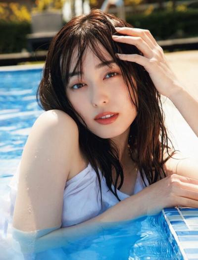 【女優】福原遥、まいんちゃん「東カレ」表紙カット披露！