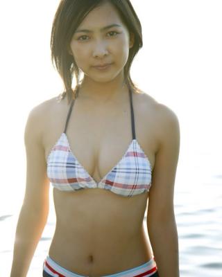 谷村美月　女優の胸の谷間がエロい画像30枚