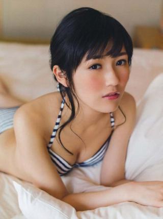 【22歳グウカワまゆゆAKB48渡辺麻友】(´∀｀)美乳おっぱいにプリティお尻グラビア水着画像！
