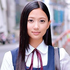 ストレートロングヘアが素敵な知性的美少女の股の奥の花弁をまさぐり中出し注入ｗ　まいりちゃん