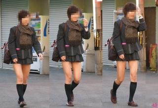 街撮り通学中JKの微エロ画像その75 ショートカット少女、輝く太もも、チラリズム。