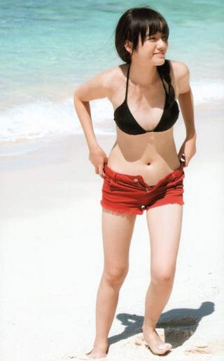 注目の若手女優、小島藤子の透明感溢れる水着姿が可愛いｗｗ