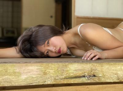 SKE48山内鈴蘭(27歳)がむっちりアピール！“ゴルフ利権”めぐり女性タレントが露出合戦