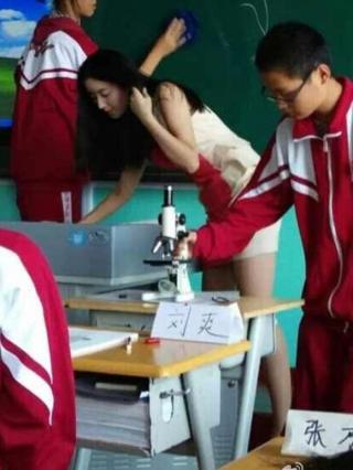 中国の生物教師がミニスカでエロ可愛い件