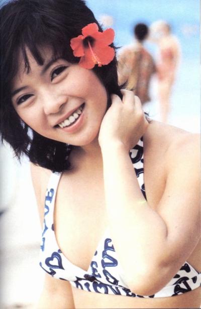 【岡崎友紀】ヌード画像、水着画像52枚。70年代国民的アイドル。18歳シリーズで有名な女優さん。