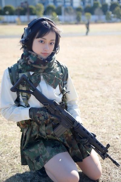 【画像】元自衛官のコスプレイヤー、良い