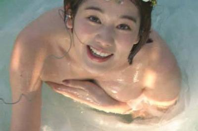 筧美和子 乳首ポロリ画像　おっぱいハミ出てヤバイことにｗｗｗ【GIFあり】
