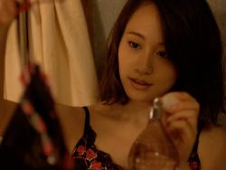 前田敦子が新ドラマでシャワー浴びてパンティー穿く濡れ場シーンを披露